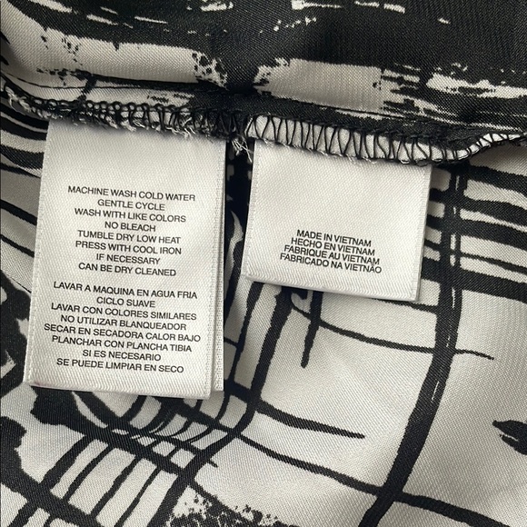 Jones Studio Women Size M Black and White Sleeveless Rounded Top - Picture 3 of 4